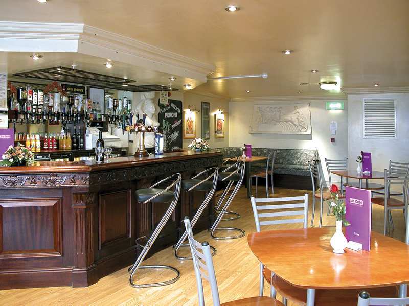 The Ashley Hotel Hale  Restaurante foto